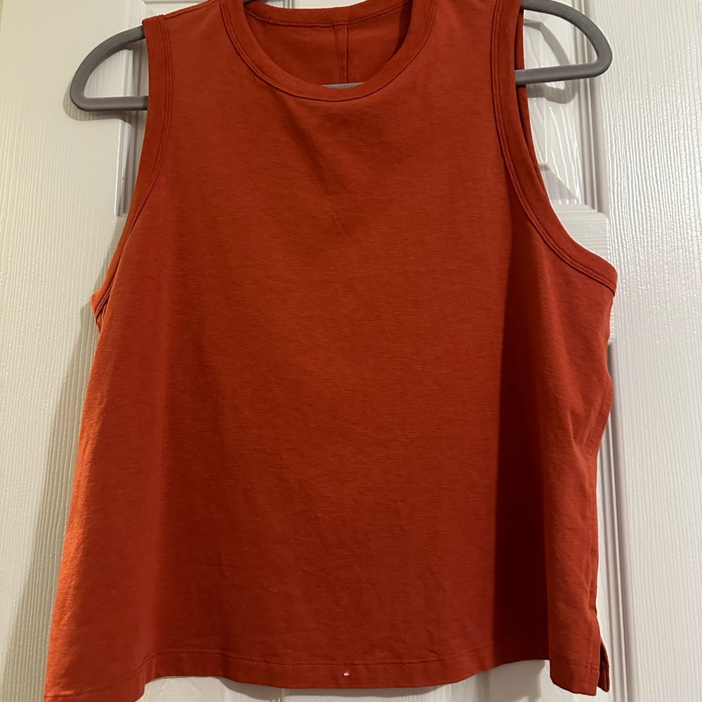 Lululemon top.